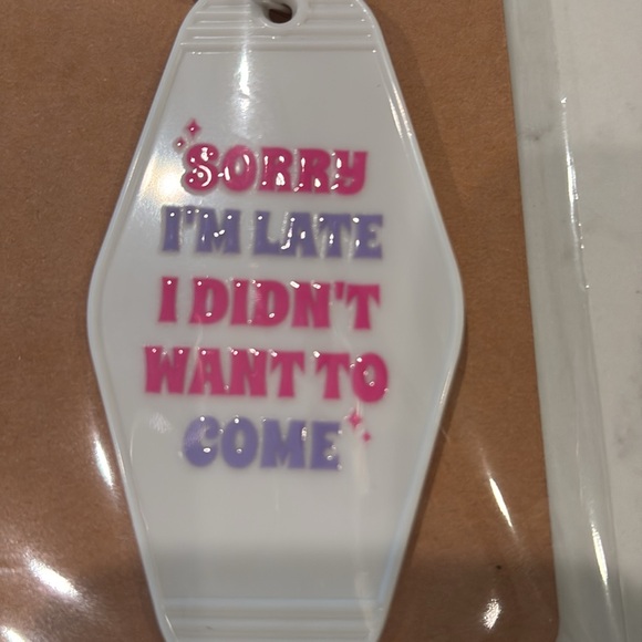 Handcrafted Motel Keychain New - Picture 2 of 2